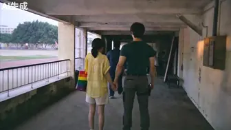 B中爱情故事 妹妹小怡被学长操到彻底堕落