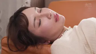 JUQ-325 [中文字幕] 天川そら - 妻子的妹妹用輕蔑的眼神來責備出軌的我，在聽到喊「已經不行了」之前持續讓她高潮。